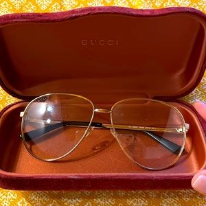 Gucci oversized glasses